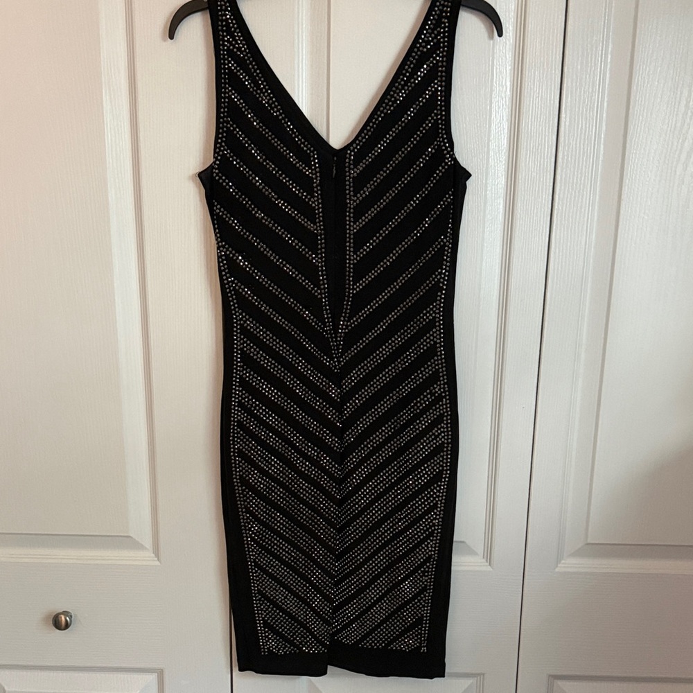 Carmen Marc Valvo Black V-Neck Mini Dress - Picture 3 of 5